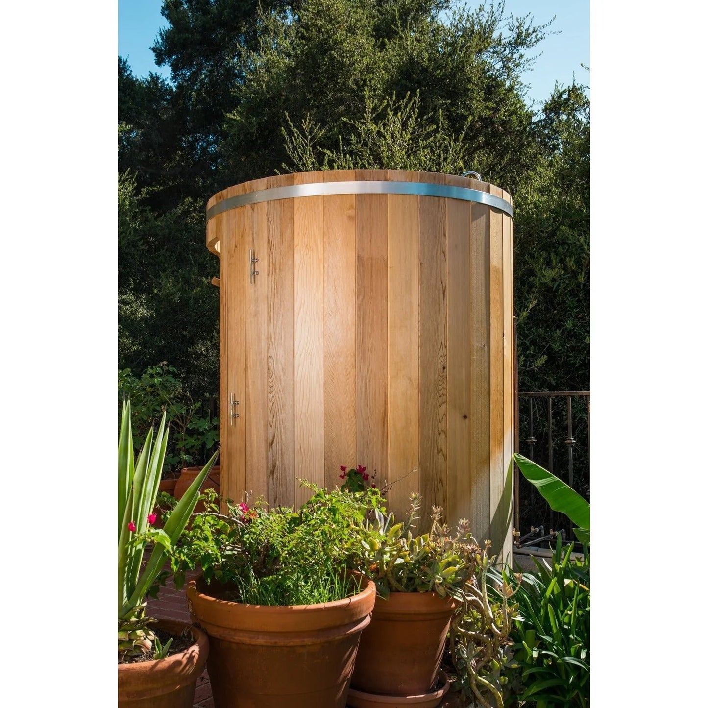 Dundalk Rainbow Outdoor Shower – Cedar